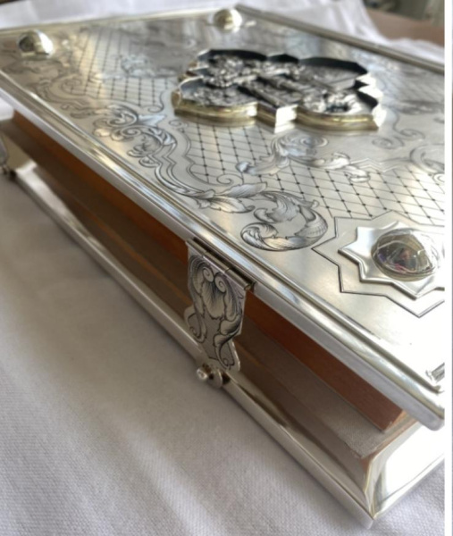 Евангелие, серебро